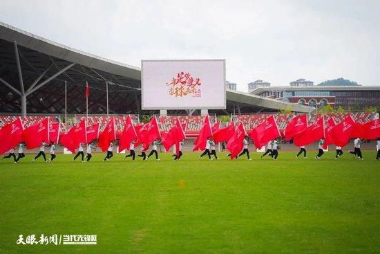 “他在场上非常聪明，在这些重要比赛中，教练相信他在中场的表现，这轮欧冠就证明了这一点。